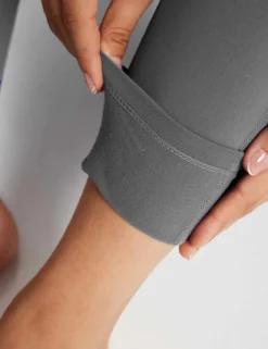 Laureate High-Rise Thermal Leggings -Baleaf Clothing Shop 4 04cca494 f70d 4f3e 84f4 6024518acaf3