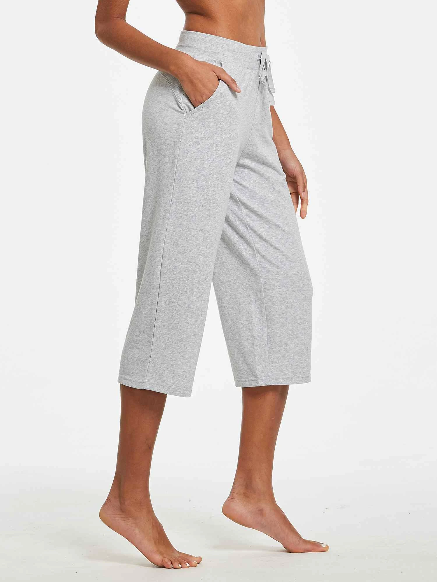 Women's Lightweight Wide-Leg Cotton Capri Pants 4 Women's Lightweight Wide-Leg Cotton Capri Pants - Image 4