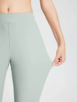 Flyleaf Golf Lightweight Sun Protection Capri Pants -Baleaf Clothing Shop bfg017 2 1b525f1b af22 49da 98bd b8d0ce4e3e85