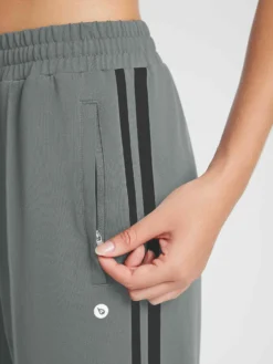 Laureate Stripes Track Pants -Baleaf Clothing Shop bfr056 2 00e788b9 bf56 4a9d a7b2 280d0da5890c