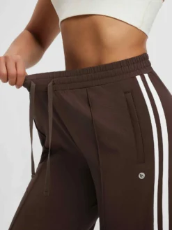 Women’s Running Side-Panel Contrast Fleece Straight-Leg Pants -Baleaf Clothing Shop bgr039 4 53bd4ae2 a34b 4ee4 9c32 150afddd3f80