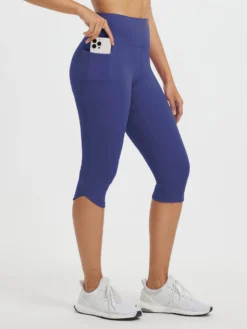Women's 17" High-Waisted Capris