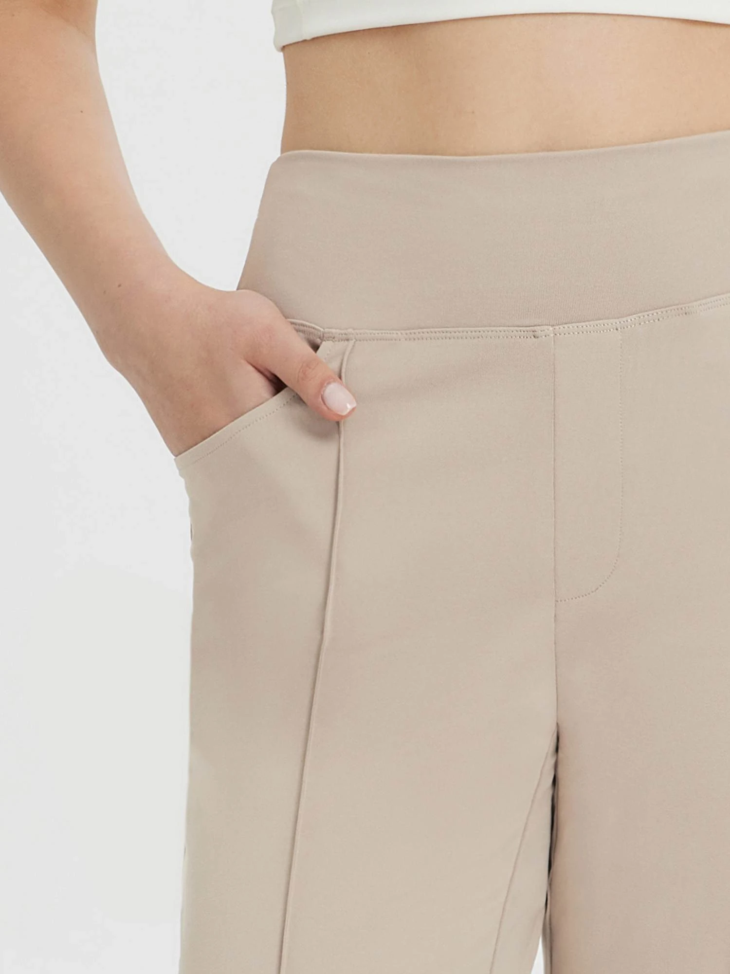 Women's High-Waisted Capri Leggings 16 Women's High-Waisted Capri Leggings - Image 16