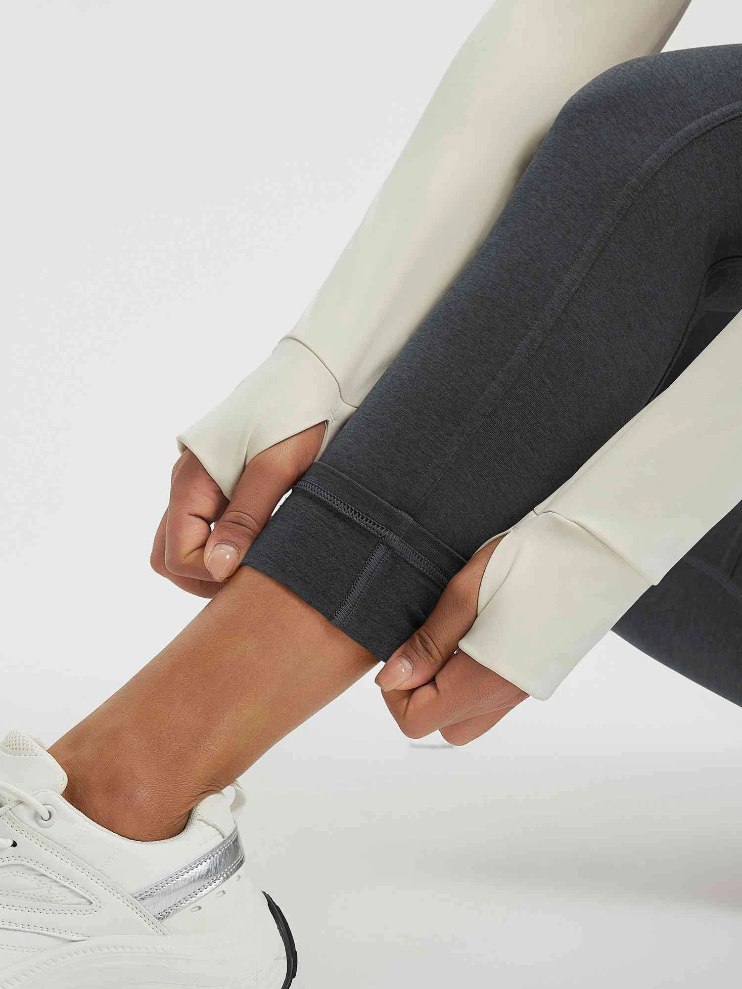 Women’s Yoga Floral Fleece High-Waisted Leggings 2 Women’s Yoga Floral Fleece High-Waisted Leggings - Image 2