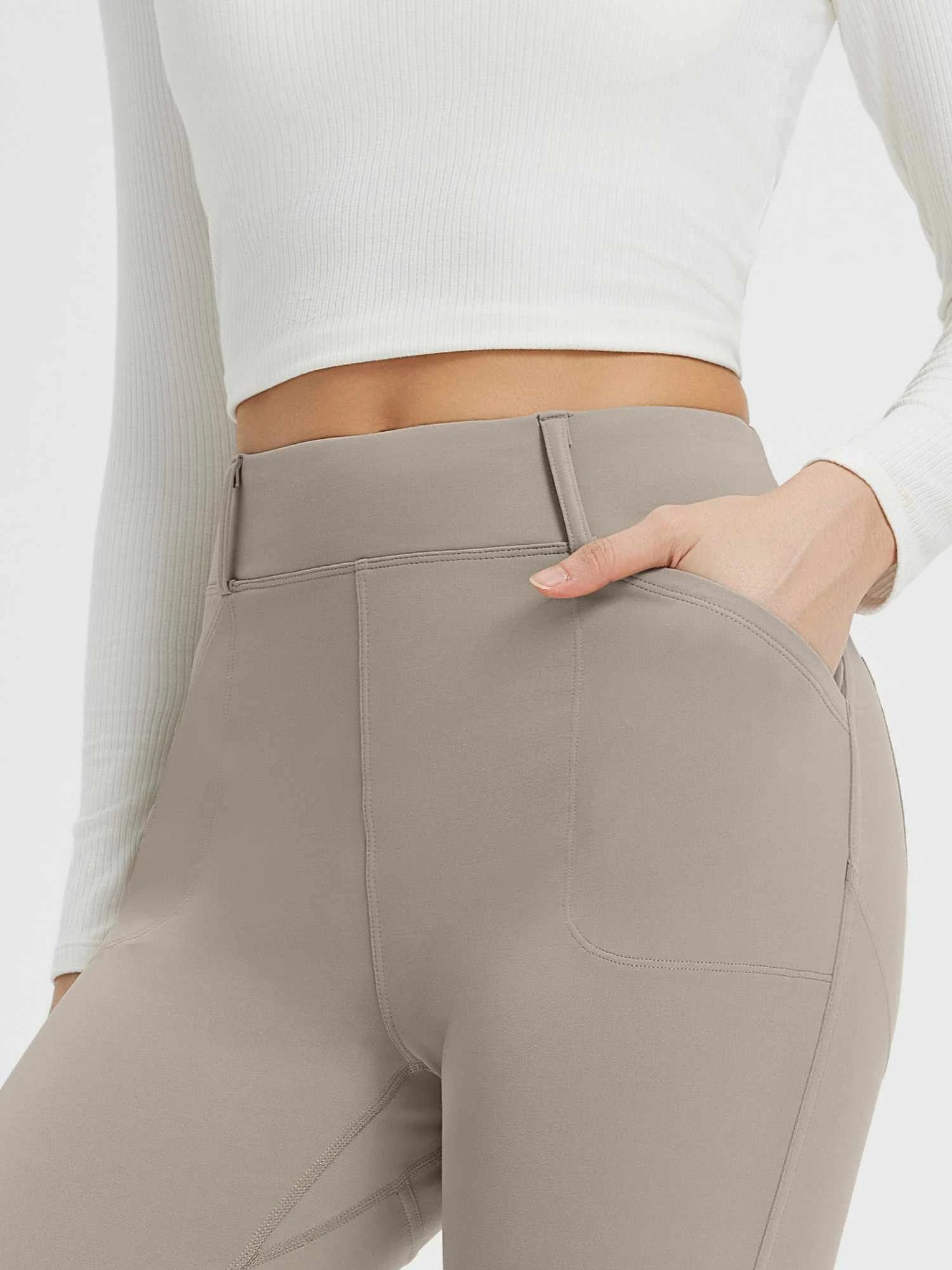 Women's Yoga Streetwear Multi-Pocket Fleece High-Waisted Leggings 4 Women's Yoga Streetwear Multi-Pocket Fleece High-Waisted Leggings - Image 4